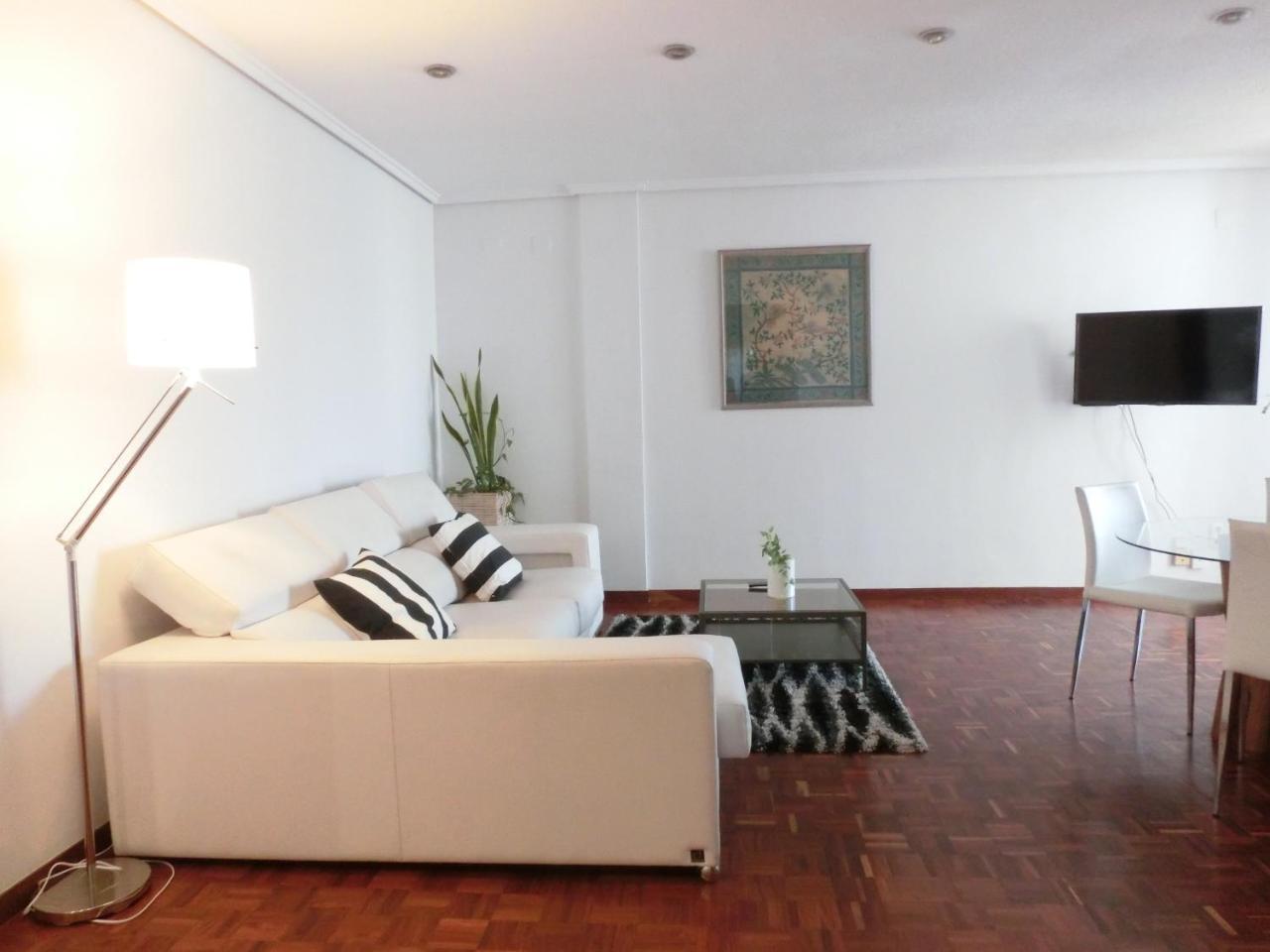Total Valencia Gran Via Apartment Exterior photo